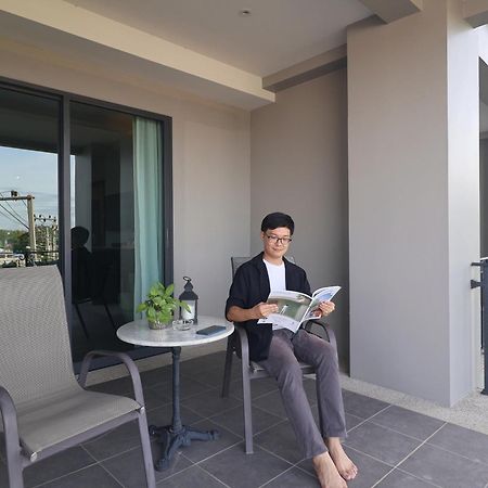 The Sala Pattaya - SHA Certified Hotel Pantai Jomtien Bagian luar foto