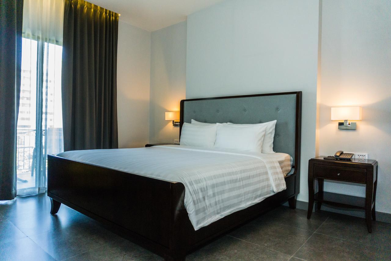 The Sala Pattaya - SHA Certified Hotel Pantai Jomtien Bagian luar foto